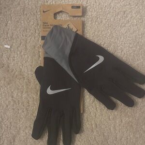 Nike Womens Pacer Midweight Running Gloves